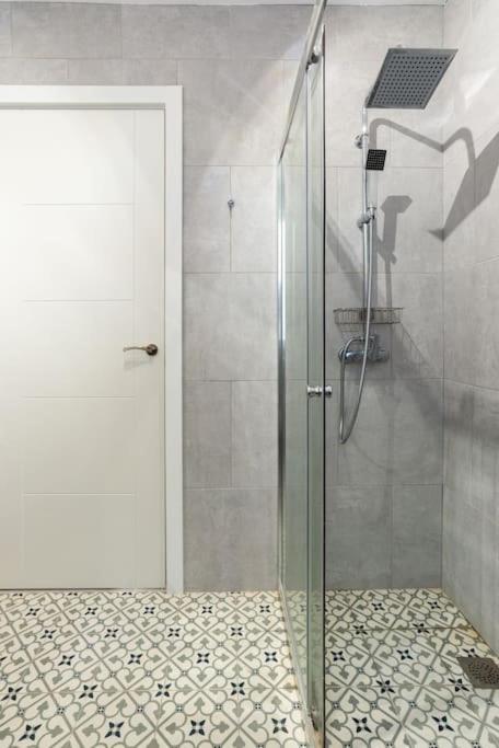 3 Bedroom Flat In Historic Centre Малага Экстерьер фото