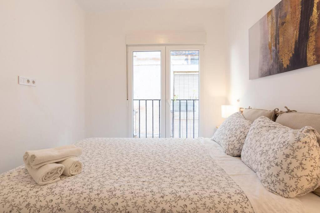 3 Bedroom Flat In Historic Centre Малага Экстерьер фото