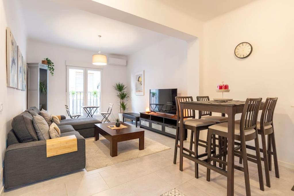 3 Bedroom Flat In Historic Centre Малага Экстерьер фото