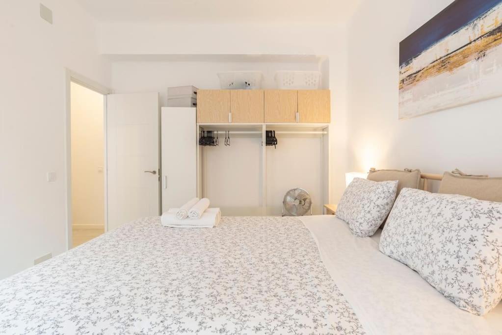 3 Bedroom Flat In Historic Centre Малага Экстерьер фото