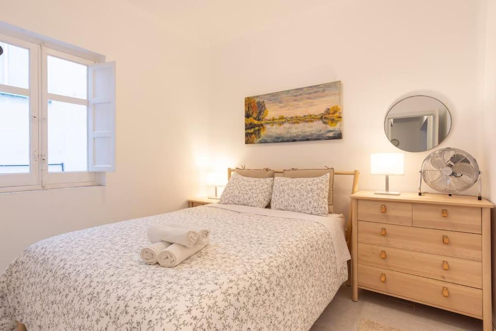 3 Bedroom Flat In Historic Centre Малага Экстерьер фото